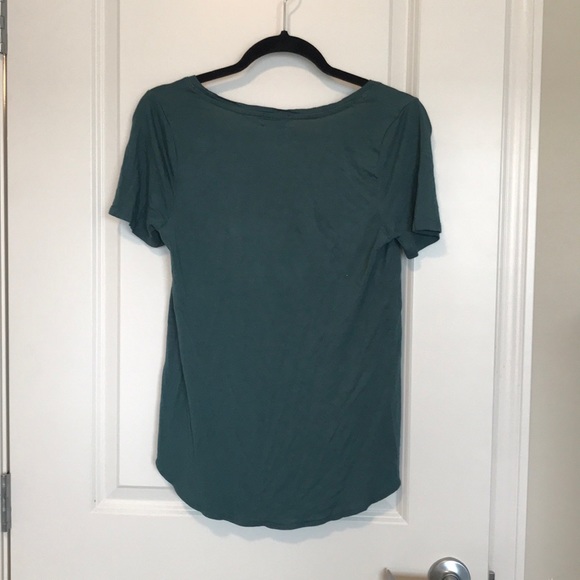 Old Navy T-Shirt - Picture 2 of 3